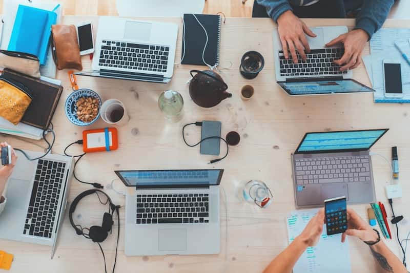 Internet & Communication